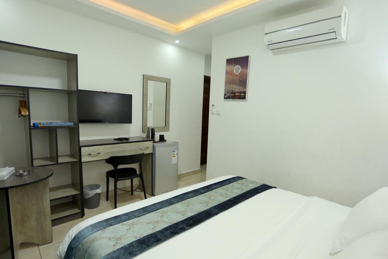 Down Town Hotel Акаба Екстериор снимка