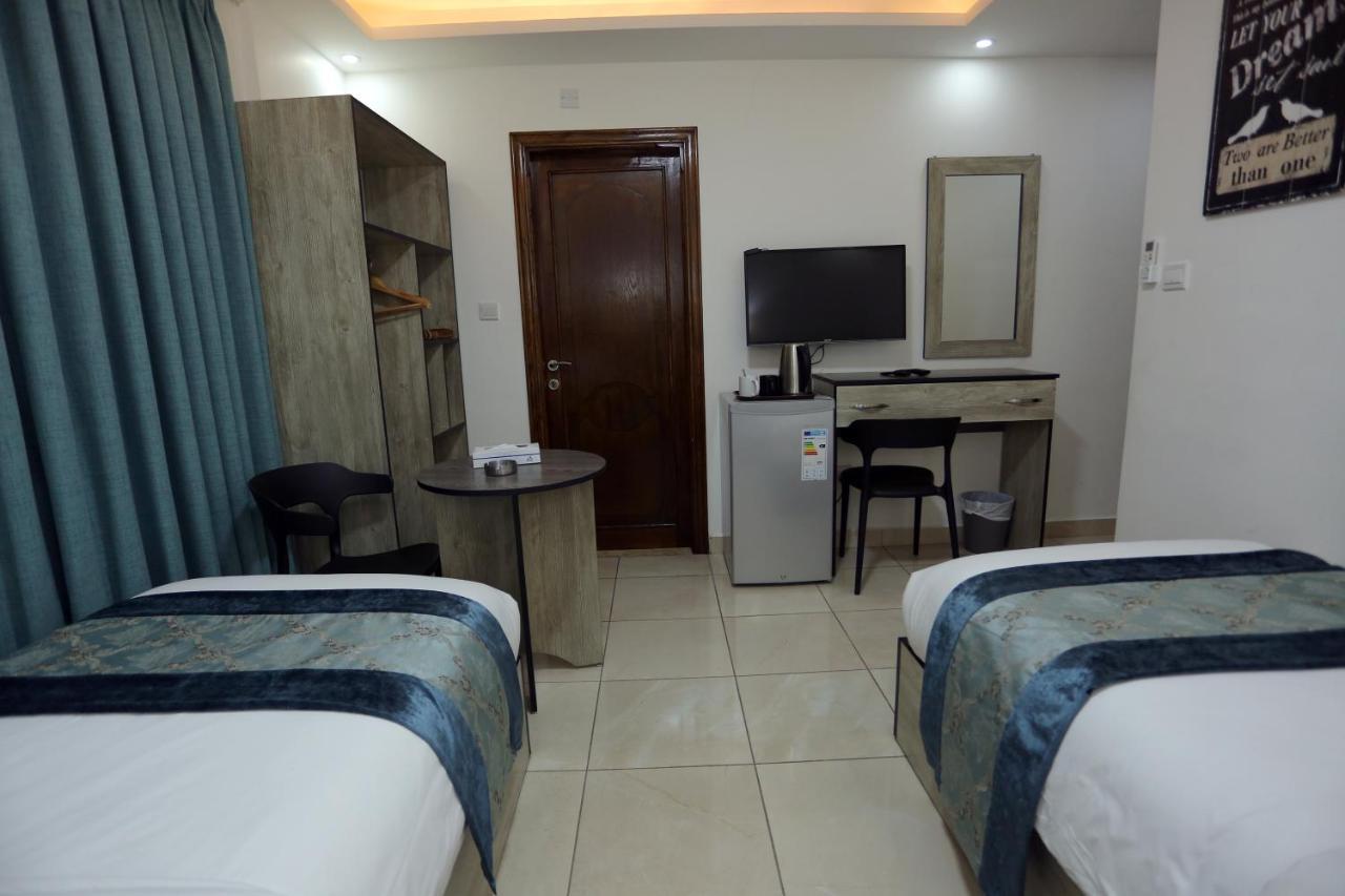 Down Town Hotel Акаба Екстериор снимка