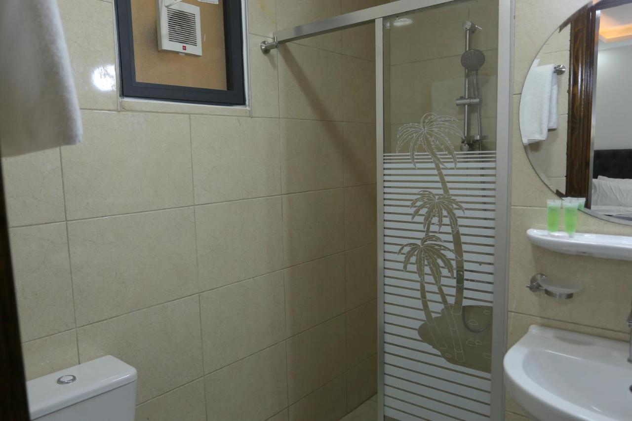 Down Town Hotel Акаба Екстериор снимка