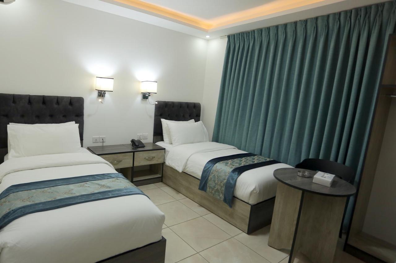 Down Town Hotel Акаба Екстериор снимка