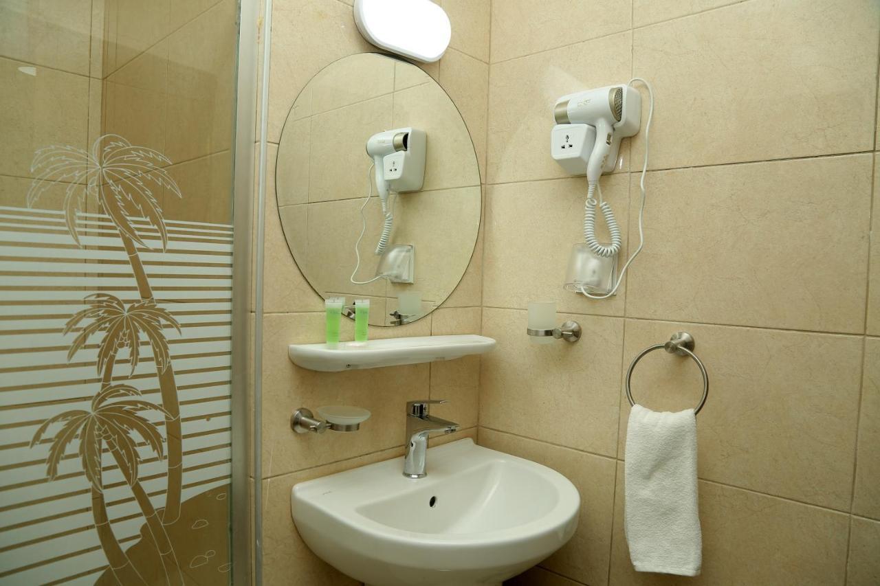 Down Town Hotel Акаба Екстериор снимка