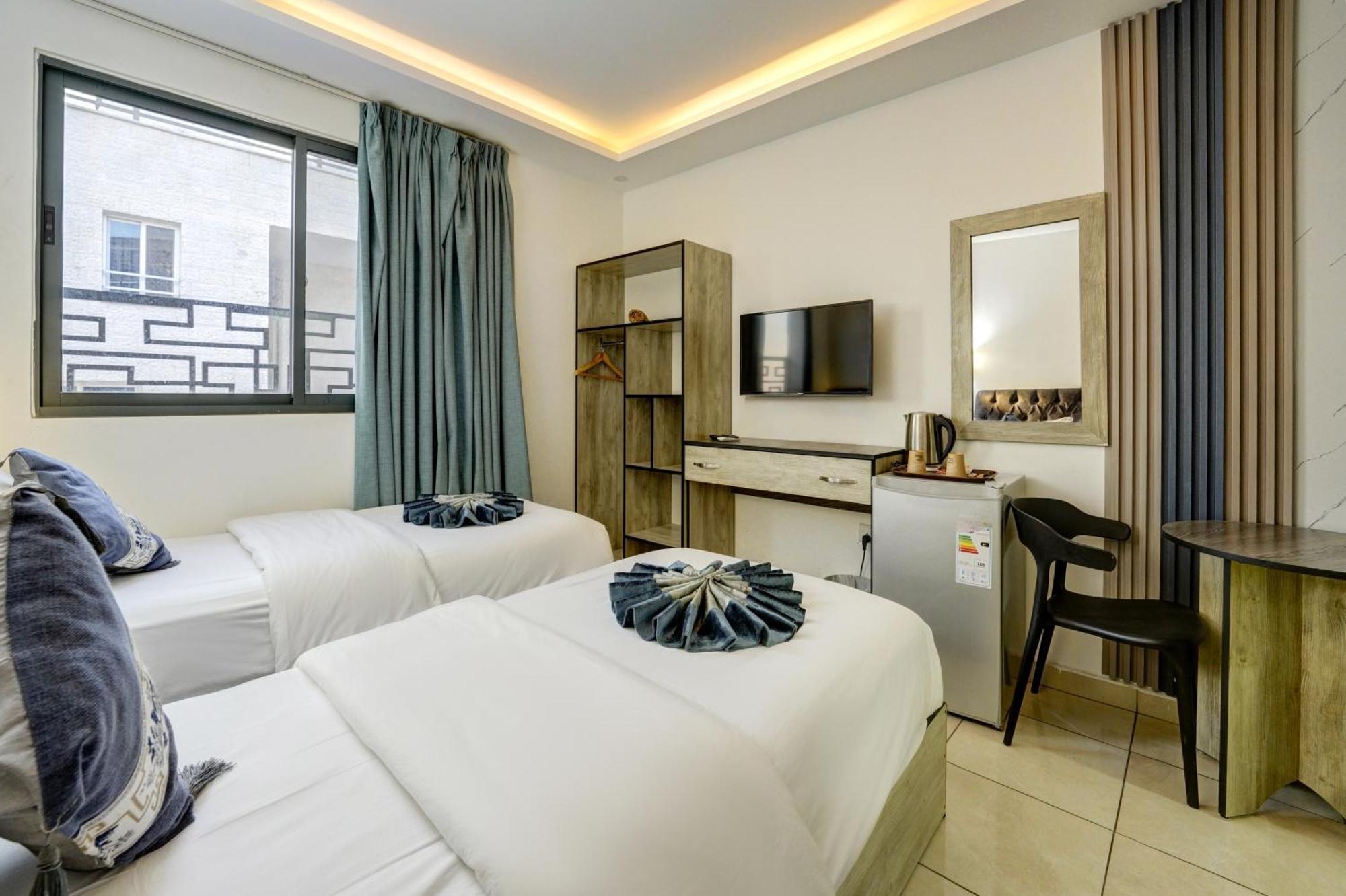 Down Town Hotel Акаба Екстериор снимка