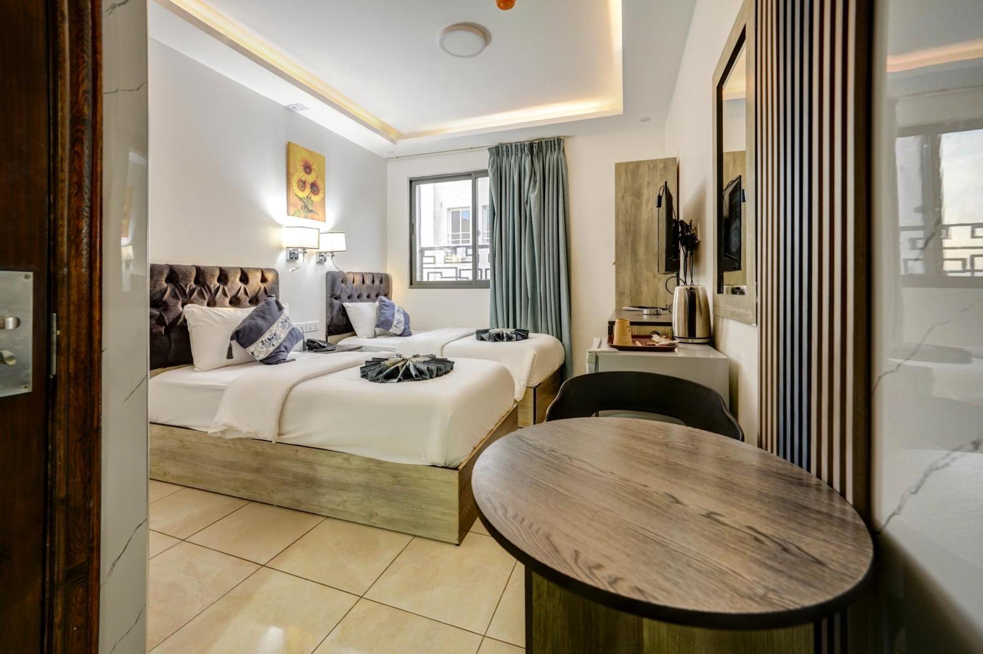 Down Town Hotel Акаба Екстериор снимка