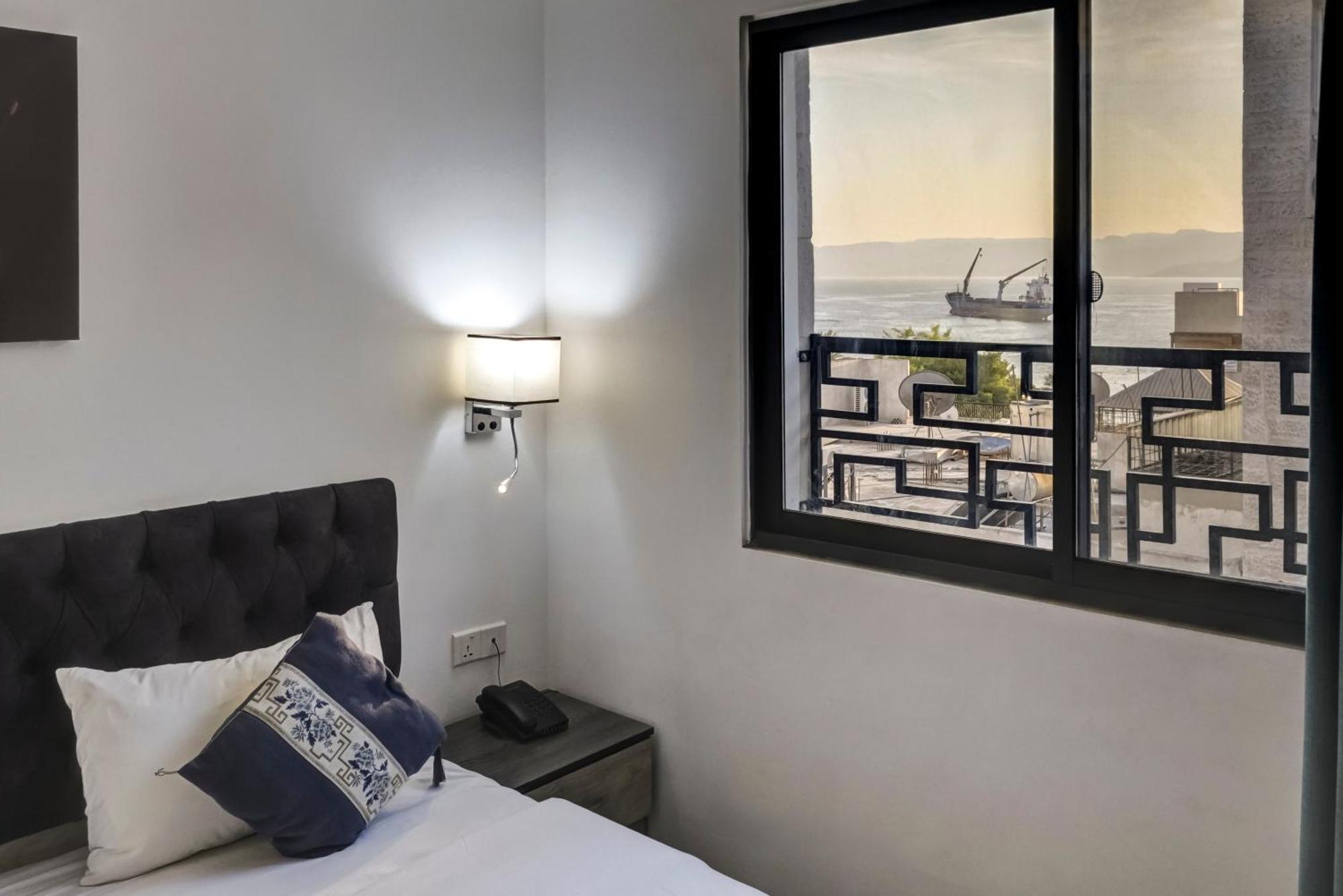 Down Town Hotel Акаба Екстериор снимка